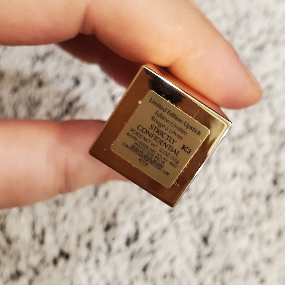 Estee Lauder Luxurious Limited Edition Lipstick- Strictly Confidential - Picture 4 of 5